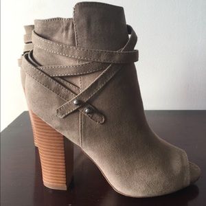 JustFab, Peep Toe Heel - Size 8 (Never Worn)